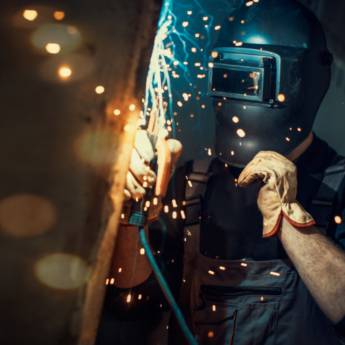 Comprar o produto de Soldagem - Precisão e Durabilidade em Avaré em Soldas em São Manuel, SP por Solutudo