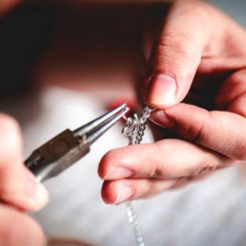 Comprar o produto de Confecção de Joias Exclusivas - Personalização e Qualidade em Avaré em Joias e Bijouterias em São Manuel, SP por Solutudo