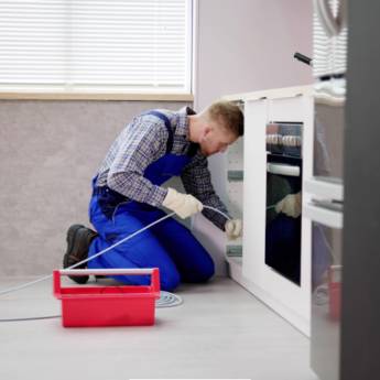 Comprar o produto de Desentupidora de Esgoto em Desentupimento pela empresa Leão Desentupidora em Itaí, SP por Solutudo