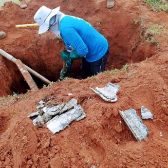 Comprar o produto de Localização de caixa de esgoto em Desentupidoras pela empresa Leão Desentupidora em Itaí, SP por Solutudo