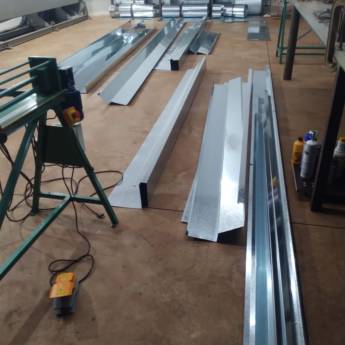 Comprar o produto de Dobra de Calha sem Emenda em Lençóis Paulista, SP em Calhas - Inox em São Manuel, SP por Solutudo Comprar o produto de Dobra de Calha sem Emenda em Lençóis Paulista, SP em Calhas - Inox em São Manuel, SP por Solutudo