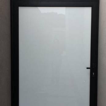 Comprar o produto de Porta de Giro em Portas de Alumínio pela empresa VerticalGlass - Esquadrias de Alumínio e Vidros em São Manuel, SP por Solutudo