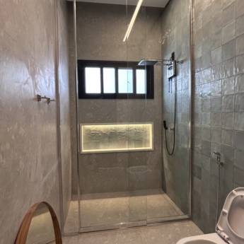 Comprar o produto de Box Slider Brilhante em Box de Vidro pela empresa VerticalGlass - Esquadrias de Alumínio e Vidros em São Manuel, SP por Solutudo