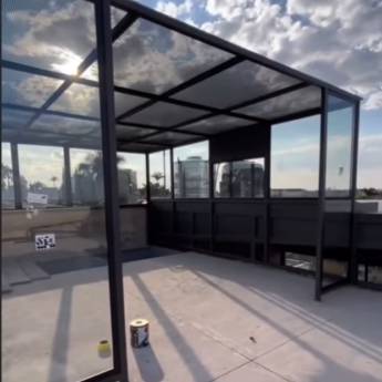 Comprar o produto de Cobertura com Vidros Isolantes Térmicos no Jardim Ubirama em Vidros Fixos pela empresa VerticalGlass - Esquadrias de Alumínio e Vidros em São Manuel, SP por Solutudo