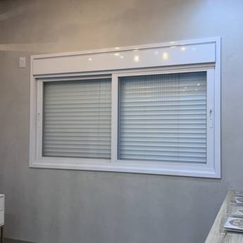 Comprar o produto de Janela Integrada Automática de Alumínio Branco em Janelas pela empresa VerticalGlass - Esquadrias de Alumínio e Vidros em São Manuel, SP por Solutudo