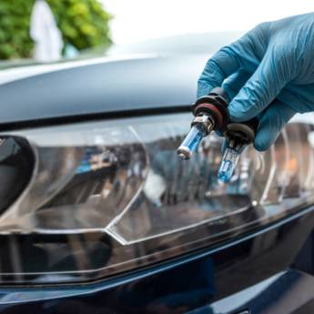 Comprar o produto de Substituição de Lâmpadas Automotivas - Segurança e Visibilidade em Lençóis Paulista, SP em Auto Elétricas em Avaré, SP por Solutudo