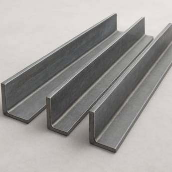 Comprar o produto de Cantoneiras em Santa Cruz do Rio Pardo com Resistência e Precisão em Metais em Ourinhos, SP por Solutudo