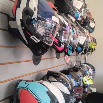 Comprar o produto de Capacetes de Diversas Marcas e Modelos em Lençóis Paulista em Oficinas de Motos em São Manuel, SP por Solutudo