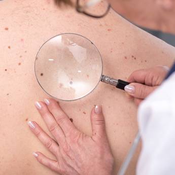 Comprar o produto de Avaliação Clínica com Ênfase Dermatológica: Saúde da Pele e Bem-Estar em Pardinho em Medicina do Trabalho em Paranapanema, SP por Solutudo