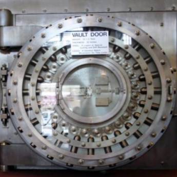 Comprar o produto de W Cofres - Assistência Técnica em Cofres em Cofres em Rio de Janeiro, RJ por Solutudo