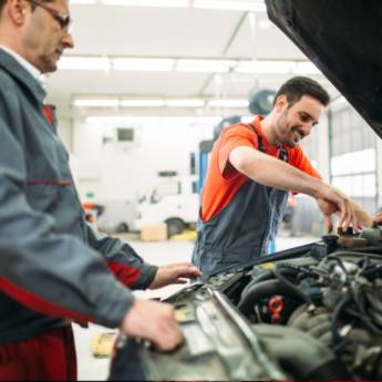 Comprar o produto de  Assistência 24 Horas para Veículos - Agilidade e Confiabilidade em Marília/SP em Oficinas Mecânicas para Carros pela empresa Auto Socorro Mundial em Oriente, SP por Solutudo