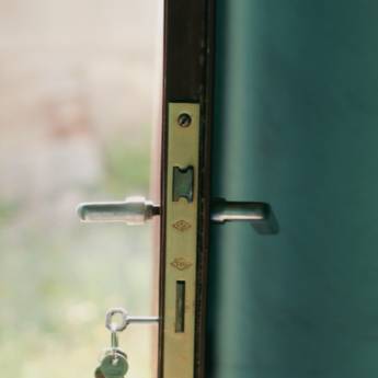 Comprar o produto de Abertura de Portas e Cofres com Rapidez e Segurança em Ourinhos em Chaveiros em Santa Cruz do Rio Pardo, SP por Solutudo