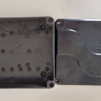 Comprar o produto de Caixa para Central Eletrônica 17x22 Preta em CFTV pela empresa MS Seg Distribuidora Serviços e Manutenção em Pompéia, SP por Solutudo