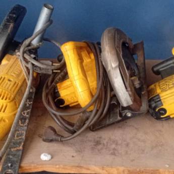 Comprar o produto de ESMERILHADEIRAS, SERRA CIRCULAR e VIBRADOR DE CONCRETO em Santa Cruz do Rio Pardo - SP em Aluguel de Equipamentos em São Pedro, SP por Solutudo