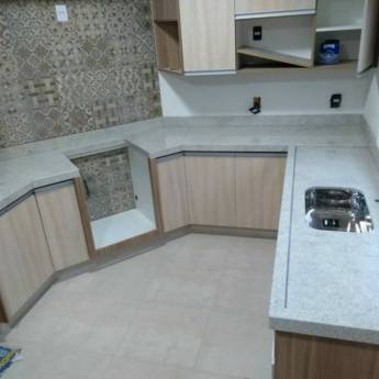 Comprar o produto de Pia no Granito Branco Siena em Cozinha pela empresa R.R Marmoraria em Cerquilho, SP por Solutudo