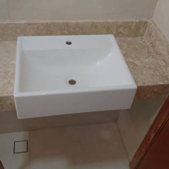 Comprar o produto de Lavatório no mármore Travertino em Mármore pela empresa R.R Marmoraria em Cerquilho, SP por Solutudo