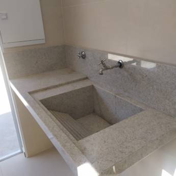 Comprar o produto de Tanque esculpido no Granito Itaúnas em Granito pela empresa R.R Marmoraria em Cerquilho, SP por Solutudo