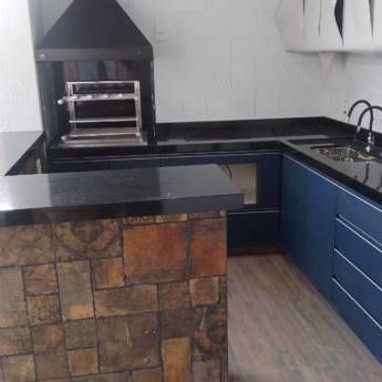 Comprar o produto de Área gourmet no Granito Preto Negresco em Granito pela empresa R.R Marmoraria em Cerquilho, SP por Solutudo