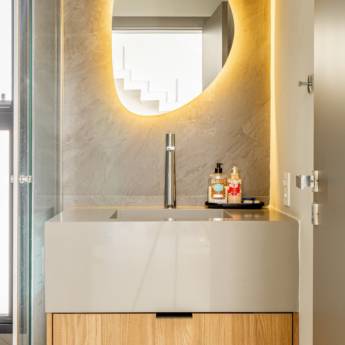 Comprar o produto de Design Inteligente em Banheiros Planejados – Ninho Verde II em Móveis Planejados - Marcenarias em Ninho Verde II Eco Residence, SP por Solutudo