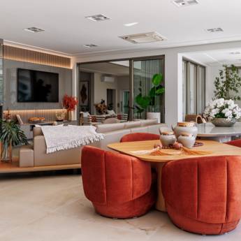 Comprar o produto de Salas Planejadas no Ninho Verde II – Estilo e Conforto em Móveis Planejados - Marcenarias em Ninho Verde II Eco Residence, SP por Solutudo