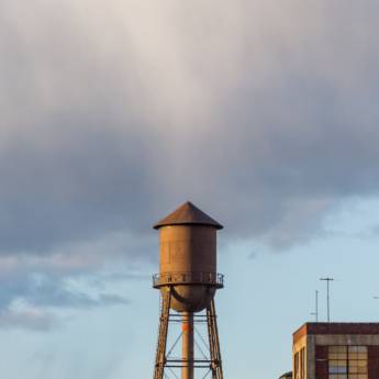 Comprar o produto de Limpeza de Caixa d'Água - Segurança e Qualidade em Assis/SP em Desentupidoras em Paraguaçu Paulista, SP por Solutudo