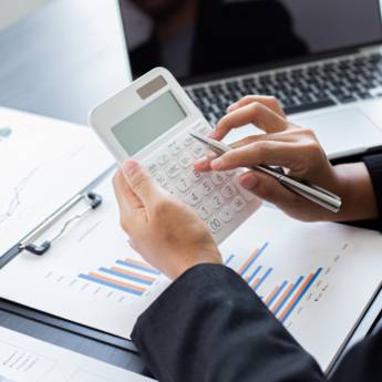 Comprar o produto de Escritório de Contabilidade Eficiente e Confiável em Maringá - Ecomar em Contabilidade pela empresa Ecomar Contabilidade em Sarandi, PR por Solutudo