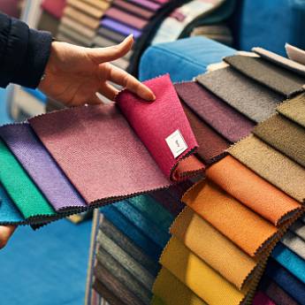 Comprar o produto de Tapeceiro em Assis – Especialistas em Reforma e Fabricação de Estofados em A Classificar em Pedrinhas Paulista, SP por Solutudo