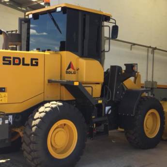 Comprar o produto de Pá Carregadeira em Terraplanagens em Cândido Mota, SP por Solutudo