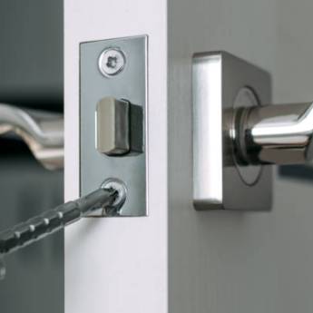 Comprar o produto de Instalação de Fechaduras de Alta Segurança em Avaré – Proteção Garantida em Chaves pela empresa JR Chaveiro em Cerqueira César, SP por Solutudo