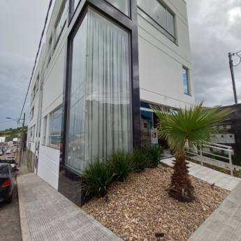 Comprar o produto de Cortina com comando de corda em Poço Fundo MG – Praticidade e Estilo em Cortinas em Poço Fundo, MG por Solutudo