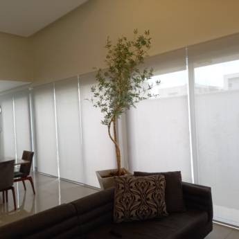 Comprar o produto de Persiana Rolo em Alfenas MG – Proteção e Luminosidade em Persianas em Alfenas, MG por Solutudo