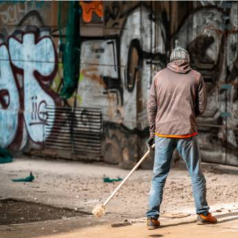 Comprar o produto de Limpeza de Fachadas Pichadas – Revitalize seu Imóvel com Segurança e Eficiência em São Paulo/SP em Produtos de Limpeza pela empresa Elimina Pichação em Guarulhos, SP por Solutudo