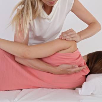 Comprar o produto de Atendimento Fisioterapêutico Personalizado – Cuidado Completo em São José dos Campos/SP em Fisioterapia em São Paulo, SP por Solutudo