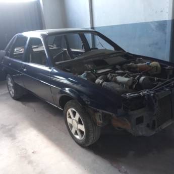 Comprar o produto de Reparo de Carroceria - Restauração Profissional de Veículos em Jundiaí em Funilaria e Pintura em Vinhedo, SP por Solutudo