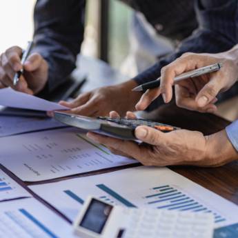 Comprar o produto de Contador Pessoa Física - Consultoria Especializada - Salvador e Lauro de Freitas em Contabilidade em Lauro de Freitas, BA por Solutudo