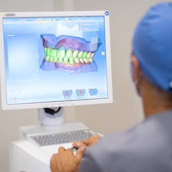 Comprar o produto de Reabilitação Oral - Sorriso Renovado em Uberlândia/MG em Odontologia pela empresa Prado e Neves  em Patrocínio, MG por Solutudo