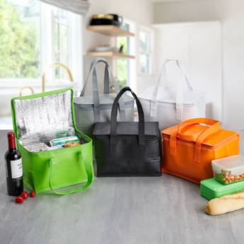 Comprar o produto de 02399 Bolsa Térmica 6 Litros em Bolsas Térmicas pela empresa Public Gráfica e Brindes em Ribeirão Preto, SP por Solutudo