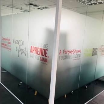 Comprar o produto de Adesivo Jateado em Adesivos pela empresa Public Gráfica e Brindes em Ribeirão Preto, SP por Solutudo