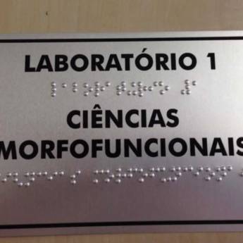 Comprar o produto de Etiquetas Braile em Placas de Sinalização pela empresa Public Gráfica e Brindes em Ribeirão Preto, SP por Solutudo