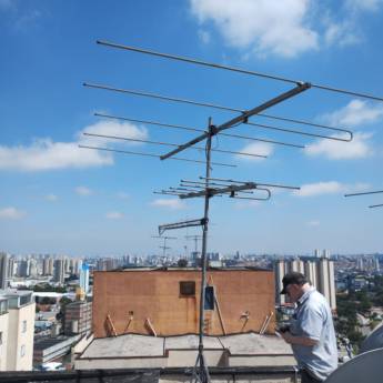 Comprar o produto de Antena Proeletronic 38 elementos instalada para coletiva no bairro Vila América Santo André em 05/12/2025 em Antenas em Santo André, SP por Solutudo