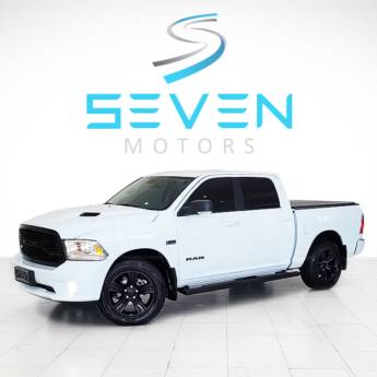 Comprar o produto de RAM CLASSIC 5.7 V8 32V 4P HEMI LARAMIE AUTOMÁTICO- 2022 em Carros em Botucatu, SP por Solutudo