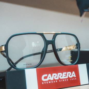 Comprar o produto de Carrera em Avaré: Estilo e Desempenho Visual em Ótica em Avaré, SP por Solutudo