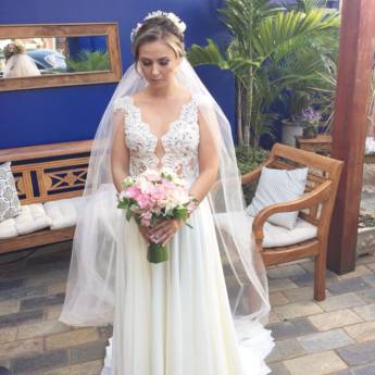 Comprar o produto de Noiva Slim em Bauru – Beleza e Praticidade para o Seu Dia Especial em Beleza, Estética e Bem Estar em Bauru, SP por Solutudo