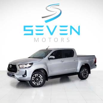 Comprar o produto de TOYOTA HILUX 2.8 16V SRV 4X4 DIESEL CABINE DUPLA AUTOMÁTICO- 2023/2024 em Carros em Botucatu, SP por Solutudo