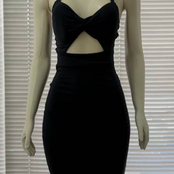 Comprar o produto de Vestido adulto em A Classificar em Uberlândia, MG por Solutudo