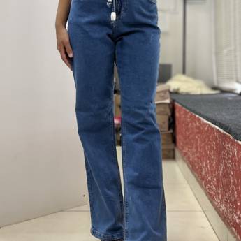 Comprar o produto de Calça jeans adulta One Jeans em A Classificar pela empresa Lojas Dom Flavittos em Uberlândia, MG por Solutudo