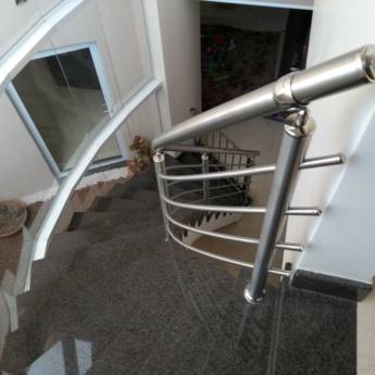 Comprar o produto de Corrimão curvado em inox escovado em A Classificar em Americana, SP por Solutudo