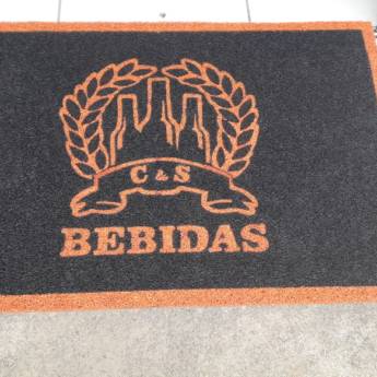 Comprar o produto de capachos com logo  em A Classificar em Joinville, SC por Solutudo