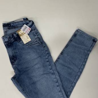 Comprar o produto de Calça feminina adulta Lemier em A Classificar em Uberlândia, MG por Solutudo