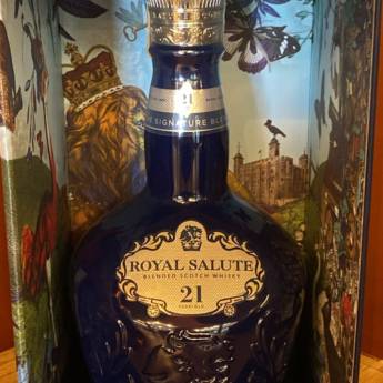 Comprar o produto de Whisky Royal Salute 21 Anos, Blended Scotch Whisky.  em Whisky pela empresa Empório Primare Bebidas e Eventos - Loja 02 em Mineiros, GO por Solutudo